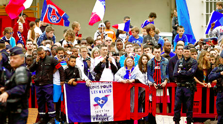 Retour en France des footballeurs français.