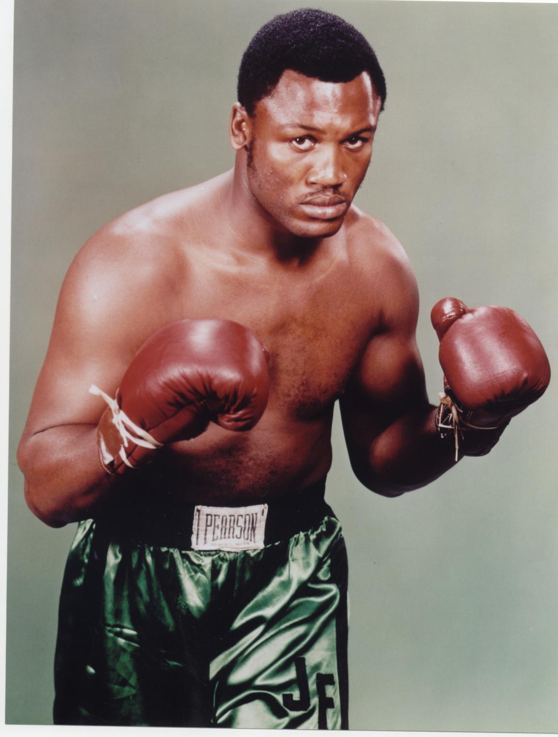 joe-frazier-boxer-places-pour-tous